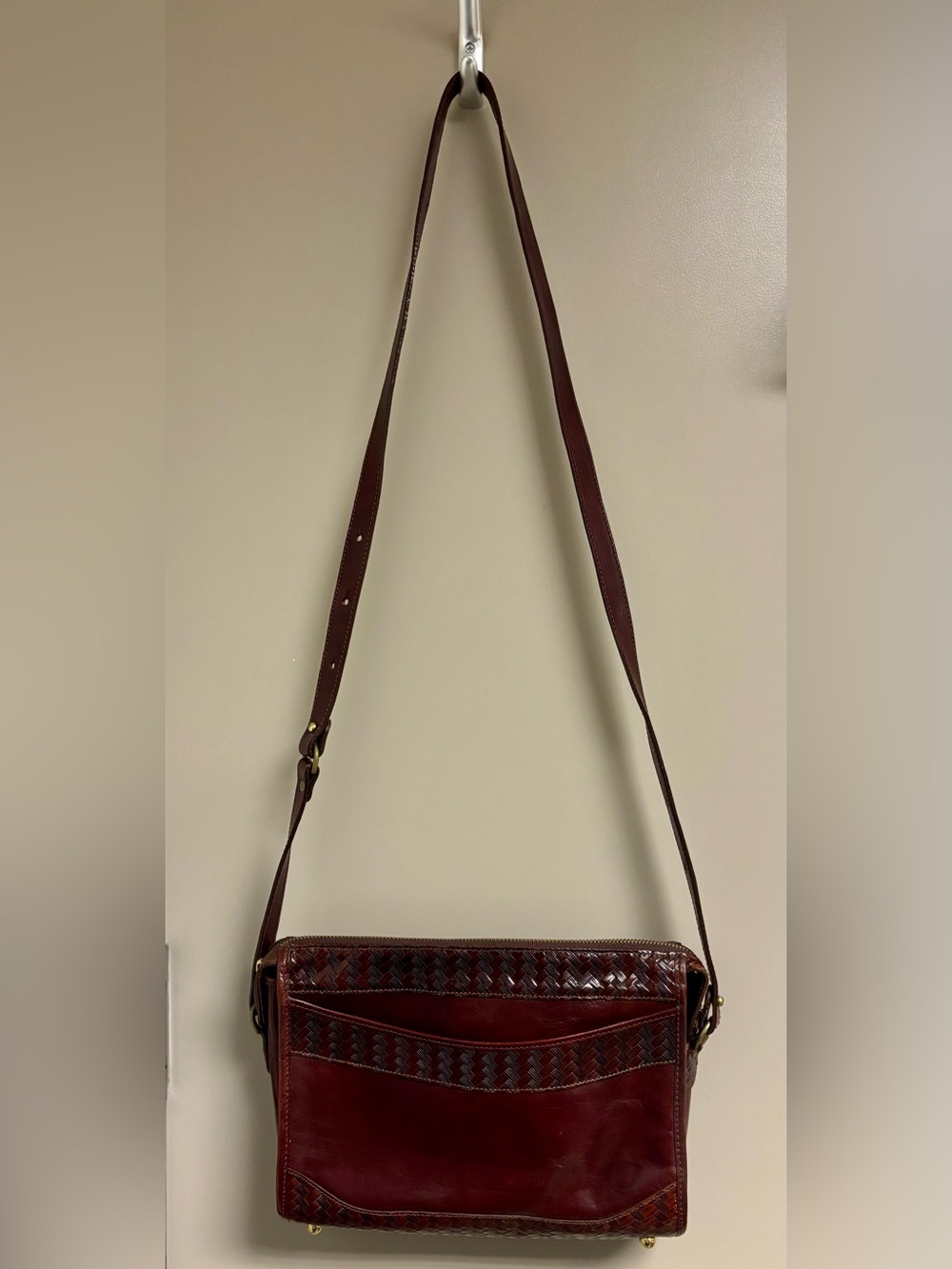 Vintage Brahmin Crossbody Bag featuring rich brown leather with woven details - Picture 14 of 14